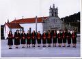 Grupo de Cantares em frente a Igreja Matriz